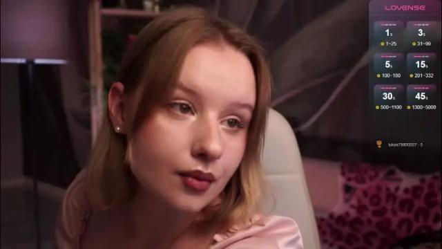 Image 10 of red_queeen Stream on Chaturbate on 1 month ago