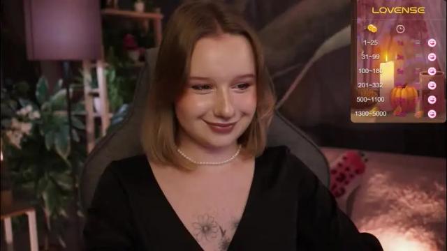 Image 3 of red_queeen Stream on Chaturbate on 8 days ago