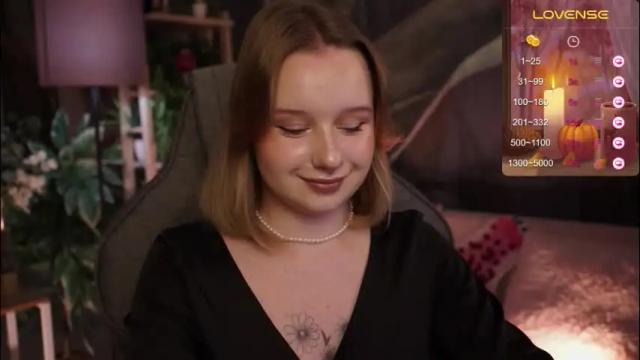 Image 6 of red_queeen Stream on Chaturbate on 8 days ago