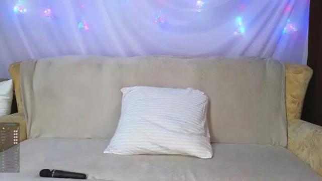 Image 4 of redangeell Stream on Chaturbate on 14 months ago
