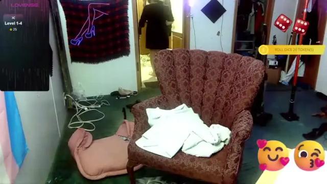 Image 2 of reddragongal Stream on Chaturbate on 23 months ago