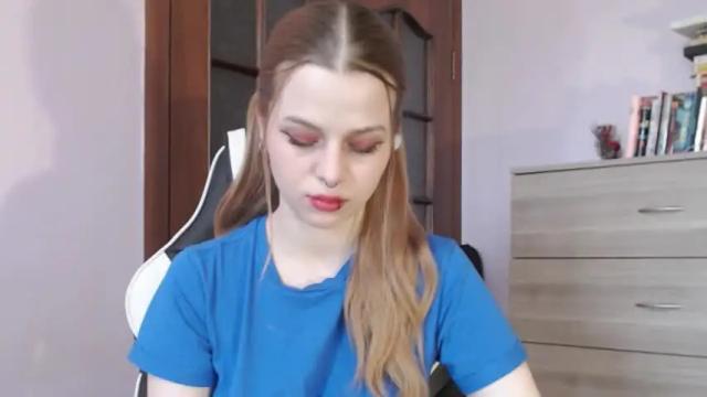 Image 9 of redhead_rabbit Stream on Chaturbate on 13 months ago