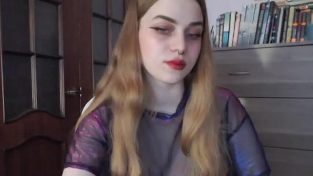 Image 10 of redhead_rabbit Stream on Chaturbate on 11 months ago