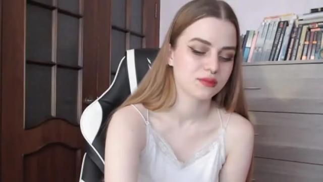 Image 9 of redhead_rabbit Stream on Chaturbate on 10 months ago