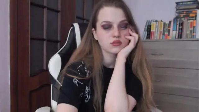 Image 4 of redhead_rabbit Stream on Chaturbate on 14 days ago