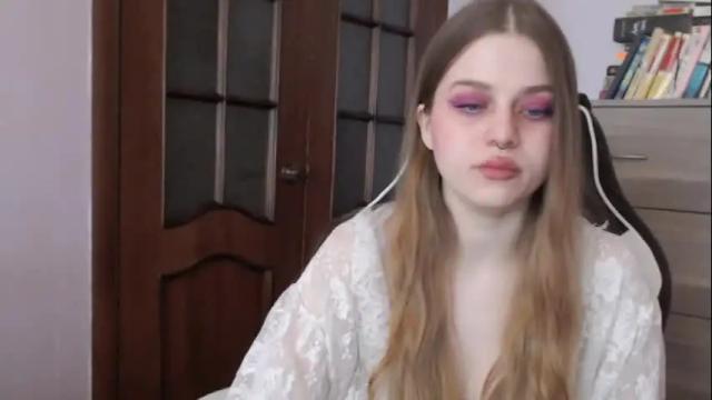 Image 7 of redhead_rabbit Stream on Chaturbate on 2 months ago