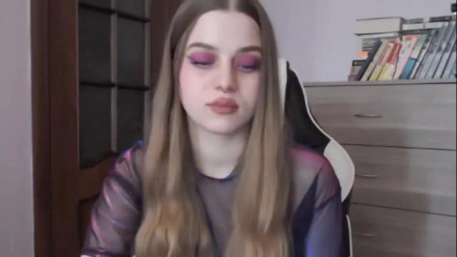 Image 4 of redhead_rabbit Stream on Chaturbate on 2 months ago