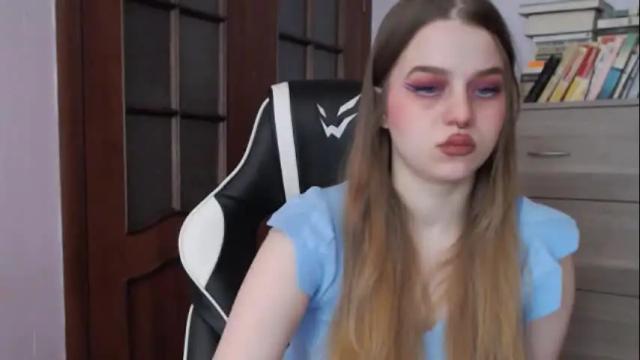 Image 3 of redhead_rabbit Stream on Chaturbate on 1 month ago