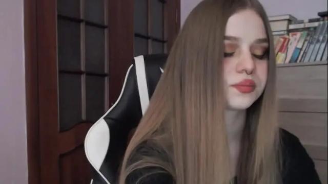 Image 8 of redhead_rabbit Stream on Chaturbate on 1 month ago