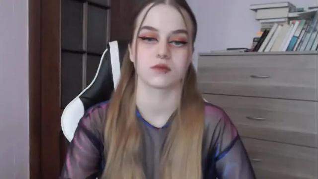 Image 2 of redhead_rabbit Stream on Chaturbate on 1 month ago