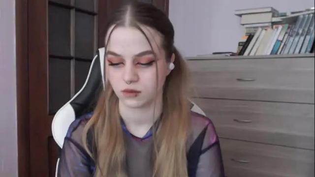 Image 3 of redhead_rabbit Stream on Chaturbate on 1 month ago