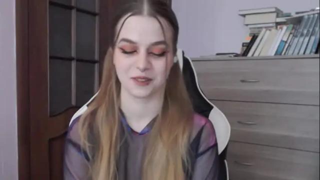 Image 8 of redhead_rabbit Stream on Chaturbate on 1 month ago