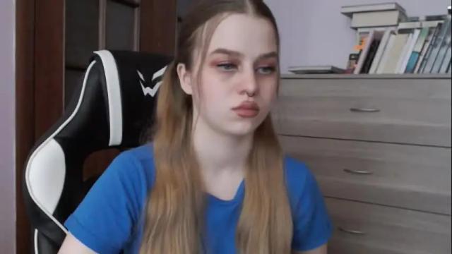 Image 10 of redhead_rabbit Stream on Chaturbate on 1 month ago