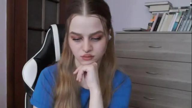 Image 12 of redhead_rabbit Stream on Chaturbate on 1 month ago