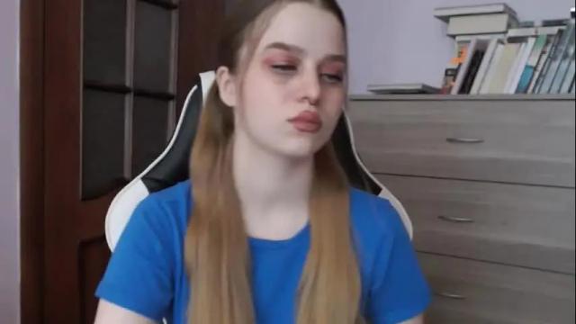 Image 3 of redhead_rabbit Stream on Chaturbate on 1 month ago