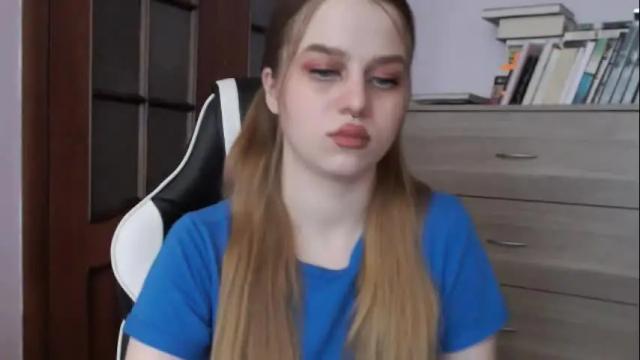 Image 7 of redhead_rabbit Stream on Chaturbate on 1 month ago