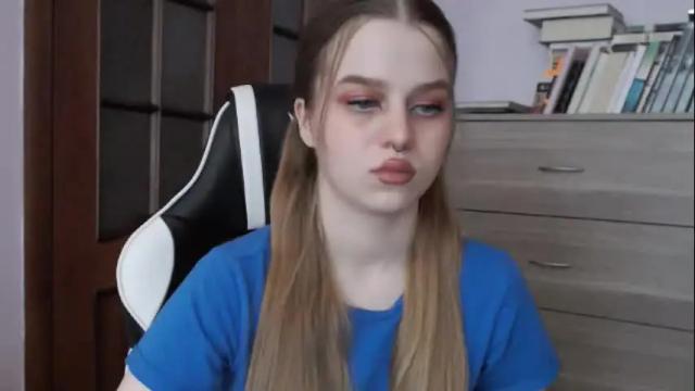 Image 8 of redhead_rabbit Stream on Chaturbate on 1 month ago
