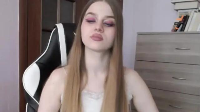 Image 10 of redhead_rabbit Stream on Chaturbate on 20 days ago