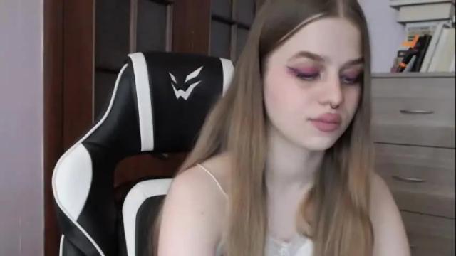 Image 11 of redhead_rabbit Stream on Chaturbate on 20 days ago