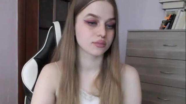 Image 12 of redhead_rabbit Stream on Chaturbate on 20 days ago