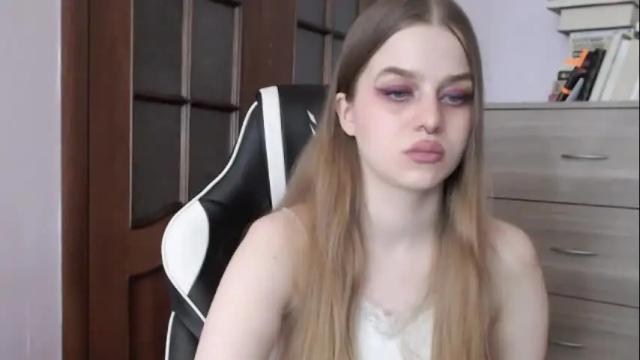 Image 2 of redhead_rabbit Stream on Chaturbate on 20 days ago