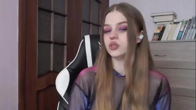 Image 2 of redhead_rabbit Stream on Chaturbate on 18 days ago