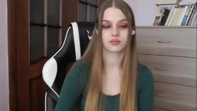 Image 4 of redhead_rabbit Stream on Chaturbate on 2 days ago