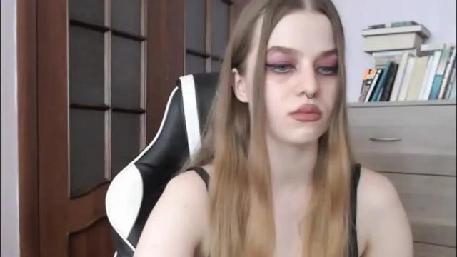 Image 4 of redhead_rabbit Stream on Chaturbate on 2 months ago