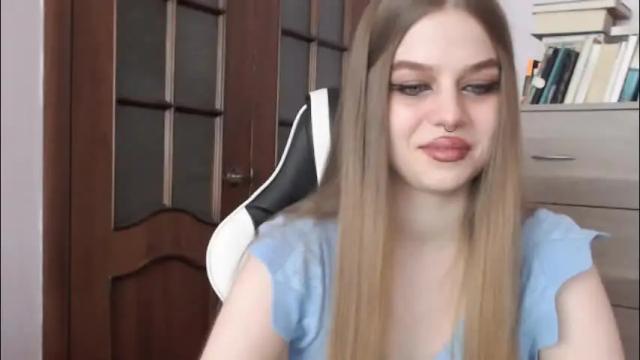 Image 7 of redhead_rabbit Stream on Chaturbate on 2 months ago