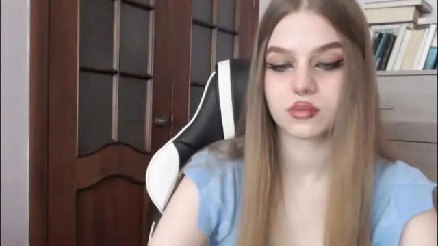 Image 8 of redhead_rabbit Stream on Chaturbate on 2 months ago