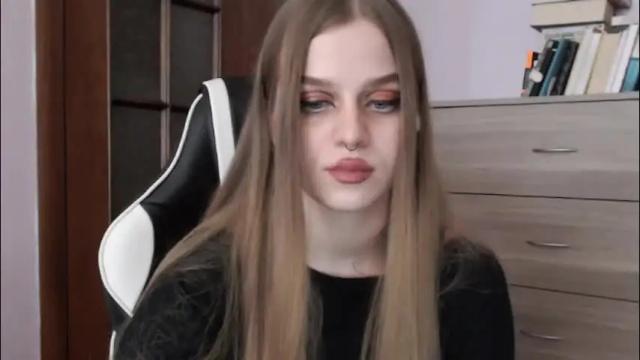 Image 7 of redhead_rabbit Stream on Chaturbate on 2 months ago