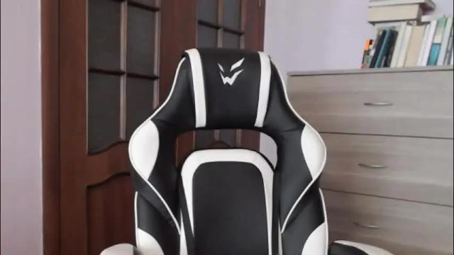 Image 3 of redhead_rabbit Stream on Chaturbate on 2 months ago