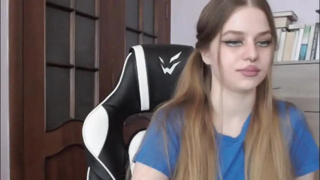 Image 3 of redhead_rabbit Stream on Chaturbate on 2 months ago