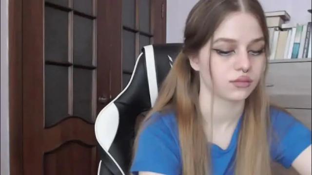 Image 7 of redhead_rabbit Stream on Chaturbate on 2 months ago