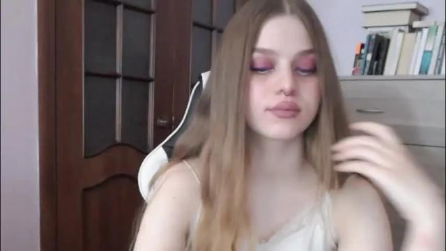 Image 10 of redhead_rabbit Stream on Chaturbate on 2 months ago