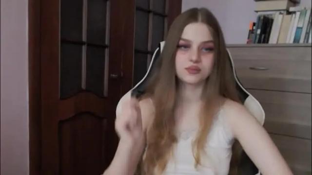 Image 3 of redhead_rabbit Stream on Chaturbate on 2 months ago