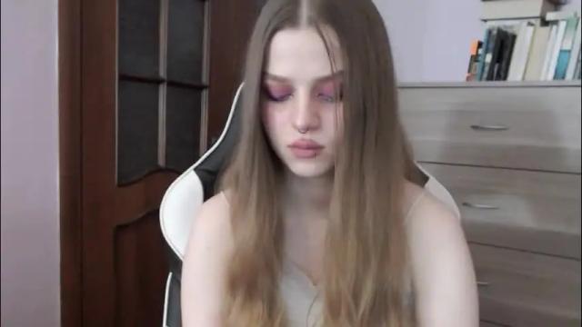 Image 7 of redhead_rabbit Stream on Chaturbate on 2 months ago