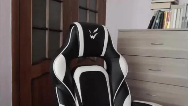 Image 4 of redhead_rabbit Stream on Chaturbate on 1 month ago