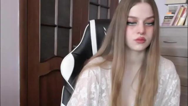 Image 3 of redhead_rabbit Stream on Chaturbate on 1 month ago