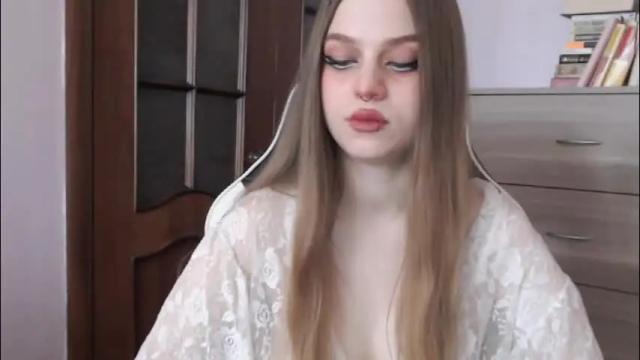 Image 4 of redhead_rabbit Stream on Chaturbate on 1 month ago