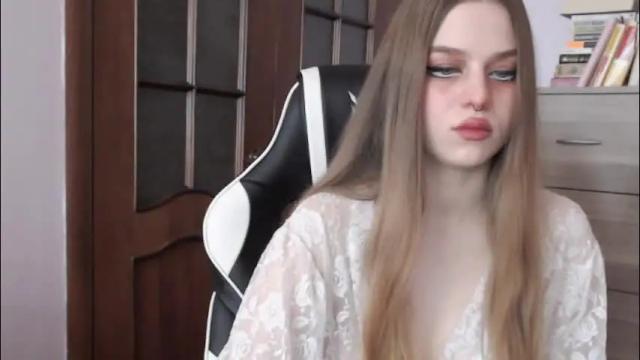Image 6 of redhead_rabbit Stream on Chaturbate on 1 month ago