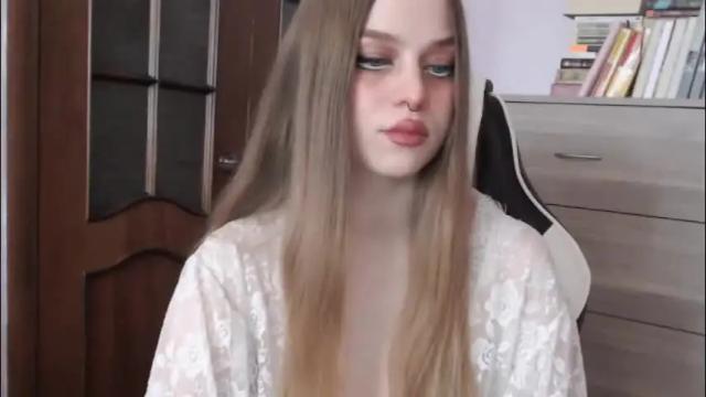 Image 8 of redhead_rabbit Stream on Chaturbate on 1 month ago