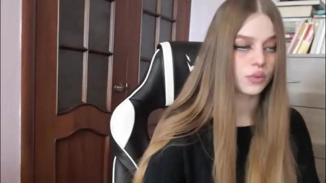 Image 6 of redhead_rabbit Stream on Chaturbate on 1 month ago