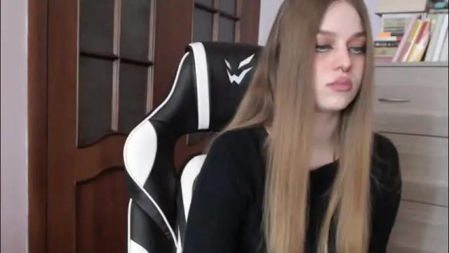 Image 8 of redhead_rabbit Stream on Chaturbate on 1 month ago