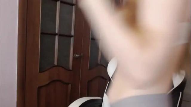 Image 4 of redhead_rabbit Stream on Chaturbate on 1 month ago