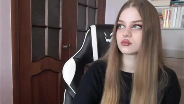 Image 2 of redhead_rabbit Stream on Chaturbate on 29 days ago