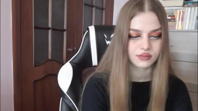 Image 7 of redhead_rabbit Stream on Chaturbate on 29 days ago