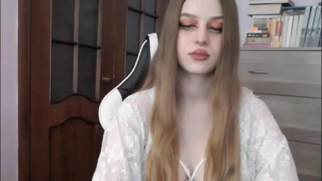 Image 2 of redhead_rabbit Stream on Chaturbate on 28 days ago