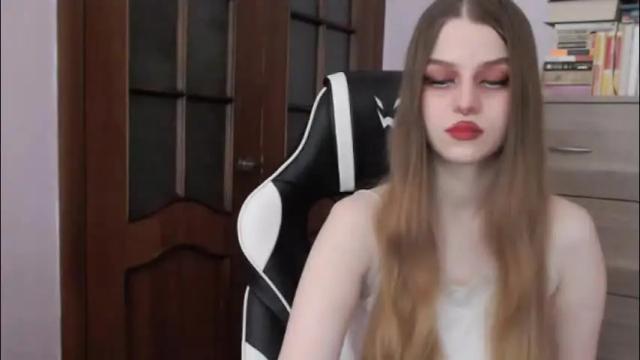 Image 2 of redhead_rabbit Stream on Chaturbate on 19 days ago