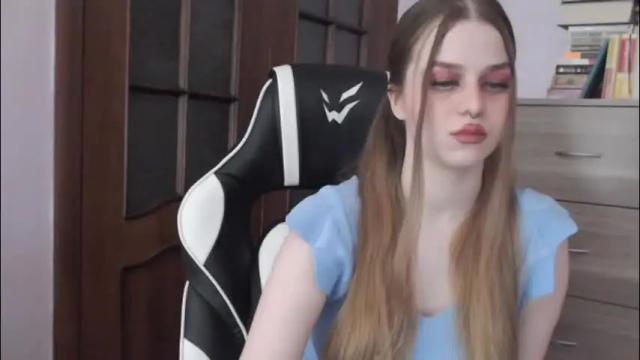 Image 4 of redhead_rabbit Stream on Chaturbate on 16 hours ago
